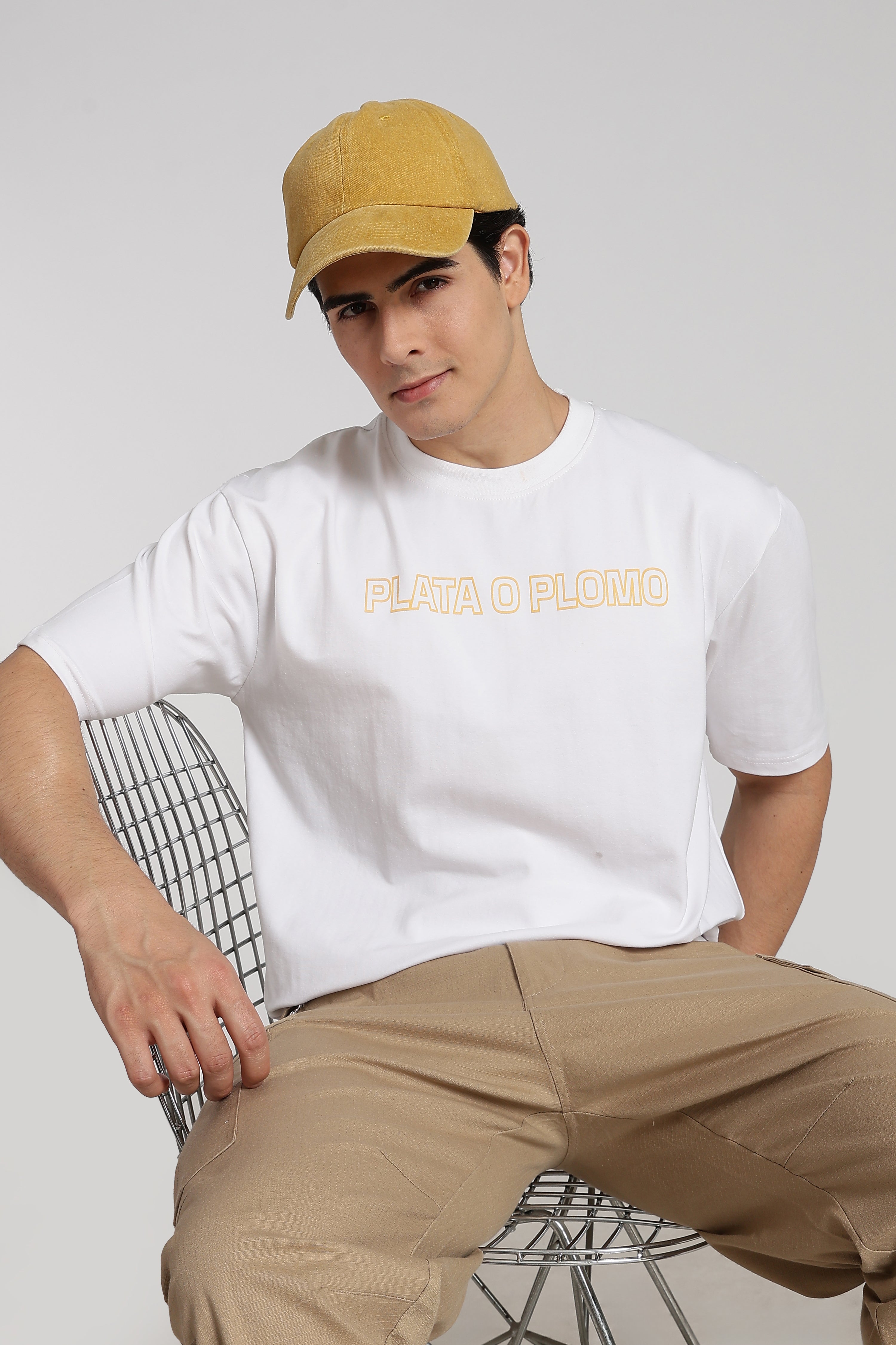 "Plata O Plomo" White Oversized T-Shirt Secondary image