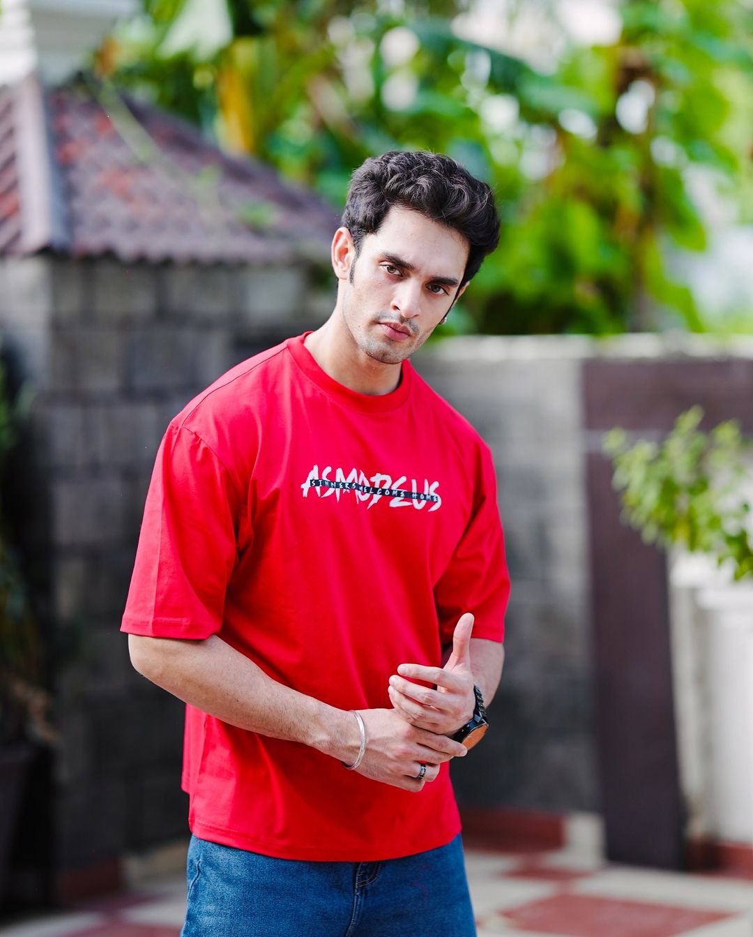 "Asmodeus calling" Red Oversized T-Shirt Secondary image
